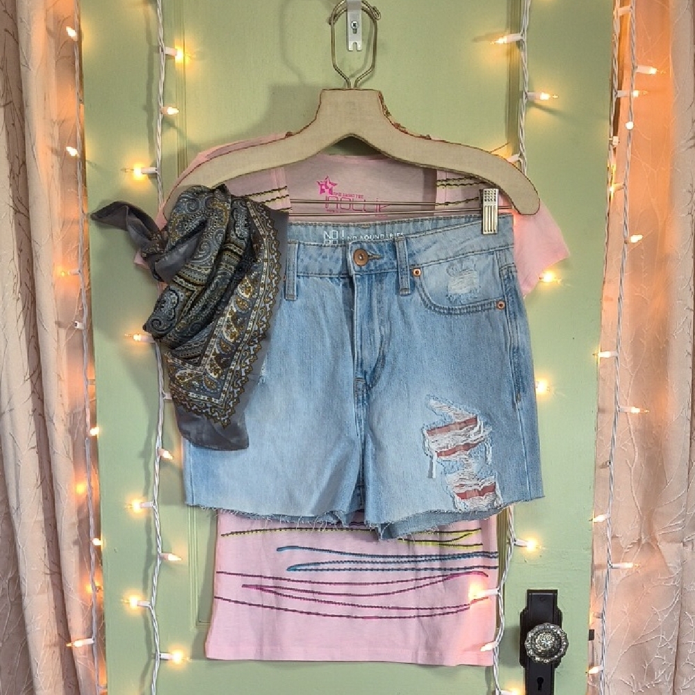 Women's No Boundaries Cut Off Flannel Distressed Denim Shorts 3